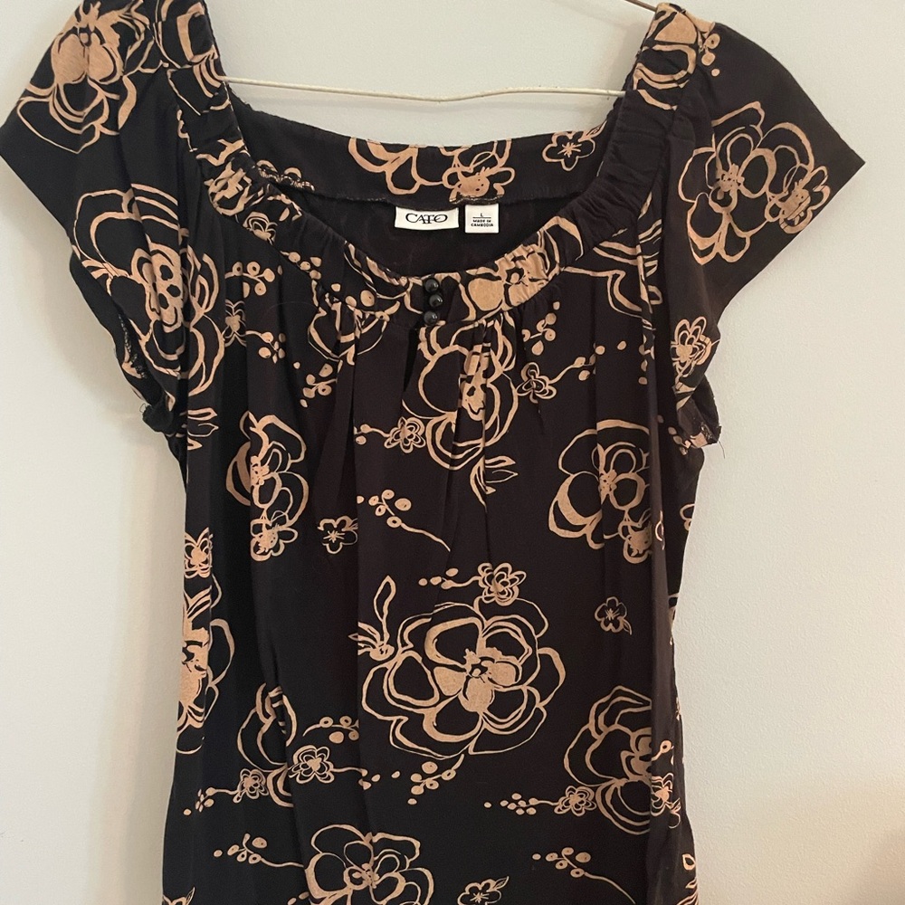Cato Black and Tan Fitted Cap Sleeve Blouse
